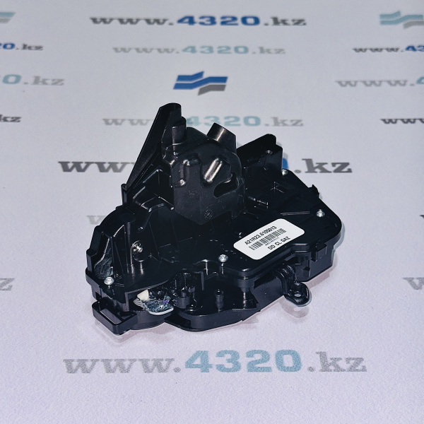 Замок передней двери левый