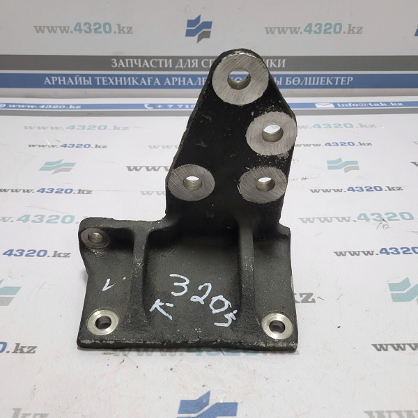 Кронштейн задний правый