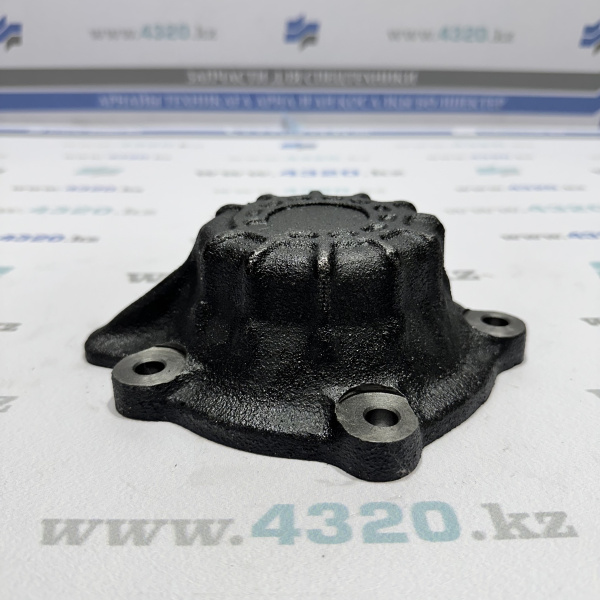 Крышка заднего подшипника первичного вала раздаточной коробки