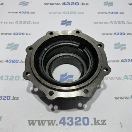 Крышка подшипника вала привода заднего моста
