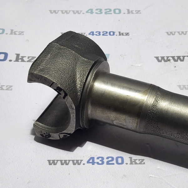 Полуось внутренняя правая переднего ведущего моста