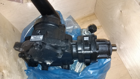 Механизм рулевой с сошкой иштуцерами в сборе